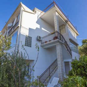 Apartments and Rooms Dotli Selce