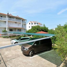 Apartments Nada Murter