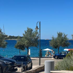 Apartments Vane Primosten