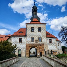 Zámek v Kostelci nad Černými lesy