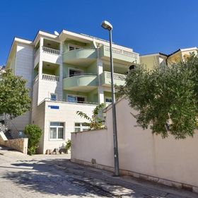 Apartments and Rooms Roso Makarska