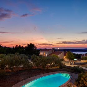 Villa Milla Stari Grad