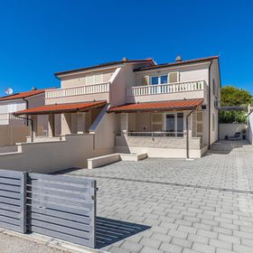 House Mirrors Razanj