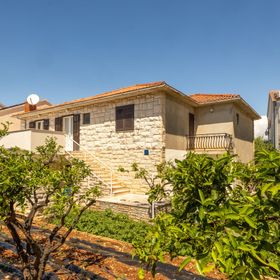 Apartment Vinka Supetar