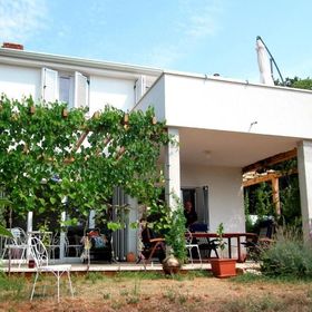 Apartments Ari i Segi Karigador