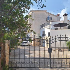 Apartment Filip Mali rat