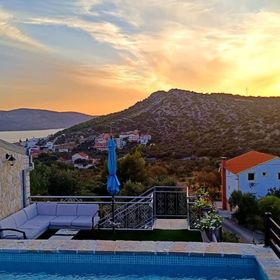 Apartments Aura Seget Vranjica