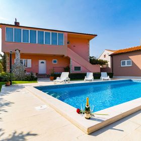 Apartments Jere Pula