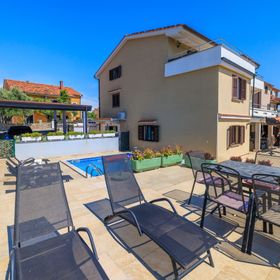 Apartments Black Omisalj