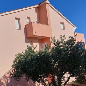 Apartments Pajo Plus Primosten