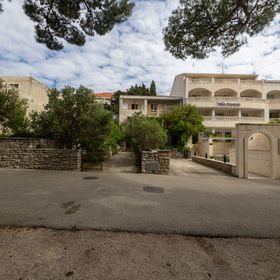 Apartments Ana&Tina Bol