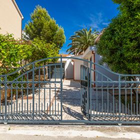 Apartments House Loncar Liznjan