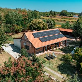 Abi-Lo Vendégház Nagypeterd