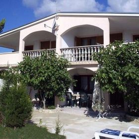 Apartmanok Parkolóhellyel Vir - Lozice, Vir - 21047 Vir - Lozice