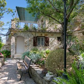 Apartmanok Parkolóhellyel Supetar, Brac - 22123 Supetar