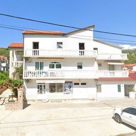 Apartmanok Parkolóhellyel Palit, Rab - 23622 Palit