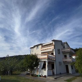 Apartmanok Parkolóhellyel Palit, Rab - 23623 Palit