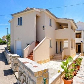 Apartmanok Parkolóhellyel Novalja, Pag - 23663 Novalja