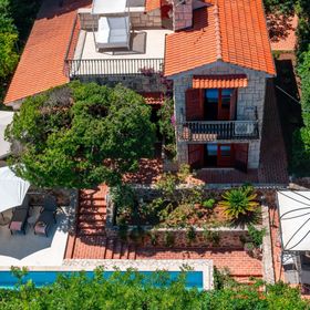 Ház Családok Részére Medencével A Tenger Mellett Jelsa, Hvar - 23760 Jelsa