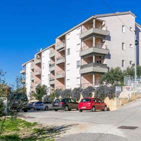 Apartmanok Parkolóhellyel Trogir - 23910