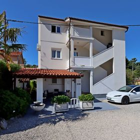 Apartmanok Parkolóhellyel Palit, Rab - 24073 Palit