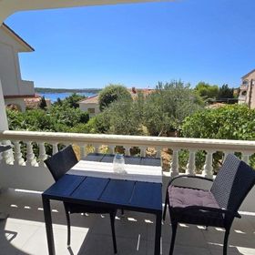 Apartmanok Parkolóhellyel Barbat, Rab - 24096 Barbat