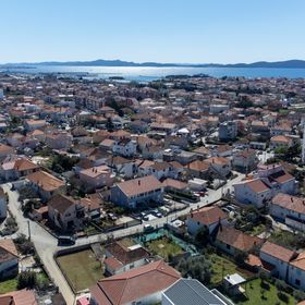 Apartmanok Parkolóhellyel Zadar - 24105