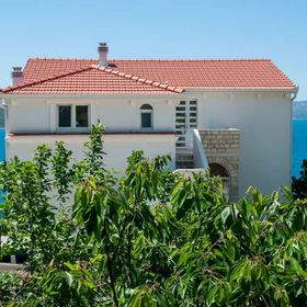 Apartmanok Parkolóhellyel Trogir - 24144