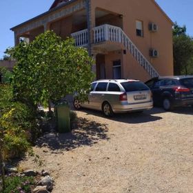 Apartmanok Parkolóhellyel Jezera, Murter - 24202 Jezera