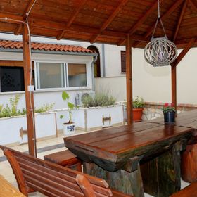 Apartmanok Parkolóhellyel Pula - 24245