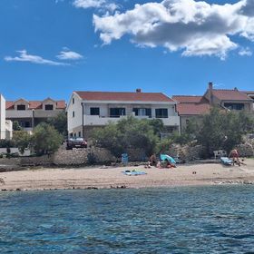 Apartmanok Családok Részére Medencével Povlja, Brac - 24248 Povlja