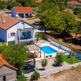 Ház Családok Részére Medencével Vrpolje, Sibenik - 24345 Vrpolje
