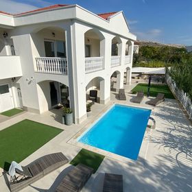 Apartmanok Medencével Pag - 24360