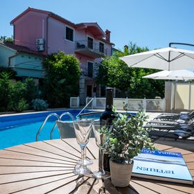 Ház Családok Részére Medencével Krnica, Marcana - 24375 Krnica