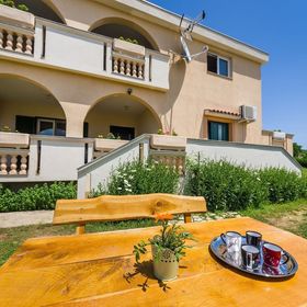 Apartmanok Gyermekes Családok Részére Ljubac, Zadar - 24394 Ljubač