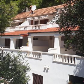 Apartmanok és Szobák Parkolóhellyel Jagodna, Hvar - 24399 Jagodna
