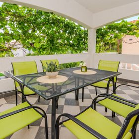 Apartmanok Parkolóhellyel Vir - 24560