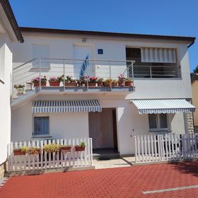 Apartmanok és Szobák Parkolóhellyel Medulin - 24576