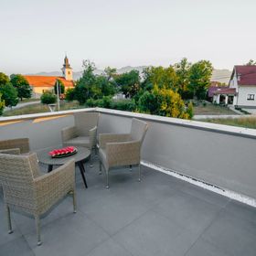 House Evermore 3 Lovinac