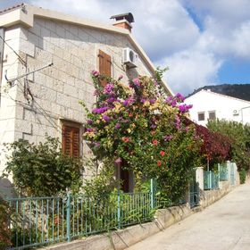 Apartments Dina Komiza