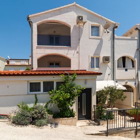 Apartman Bol - CDB849