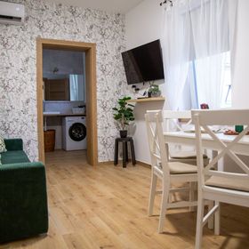 Holdudvar Közösségi Központ és Szálláshely Nádudvar