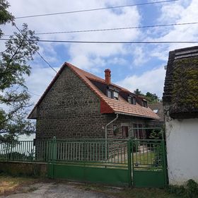 Ház a szikla peremén Tihany 