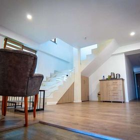 Pensiunea White House Târgu Jiu