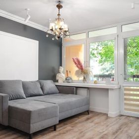 Golden Apartments Warsaw – Modern & Stylish, Aleja Solidarności