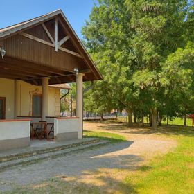 Gátőrház Horgásztanya Szigetbecse