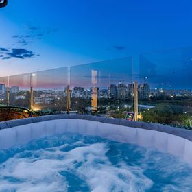 Apartament Penthouse Floreasca cu Jacuzzi și Terasă București
