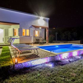 Villa Ezgeta Kastel Novi