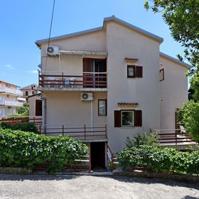 Apartmanok Parkolóhellyel Selce, Crikvenica - 24439 Selce
