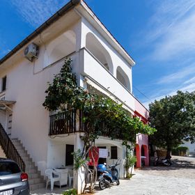 Apartmanok Parkolóhellyel Pinezici, Krk - 24610 Pinezići